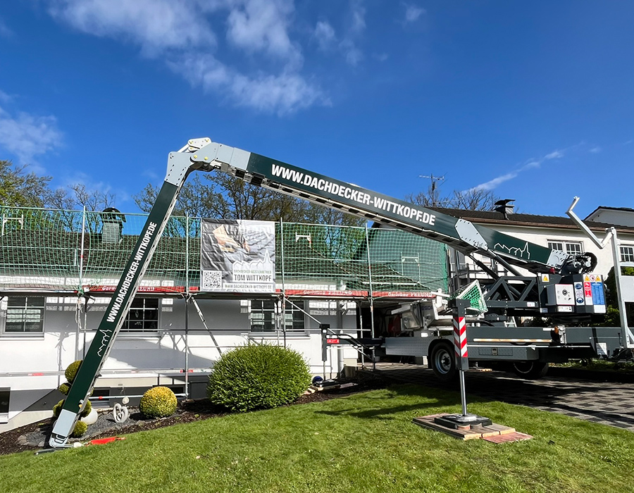 Dachdecker Meisterbetrieb Tom Wittkopf - Leistung - Kranservice